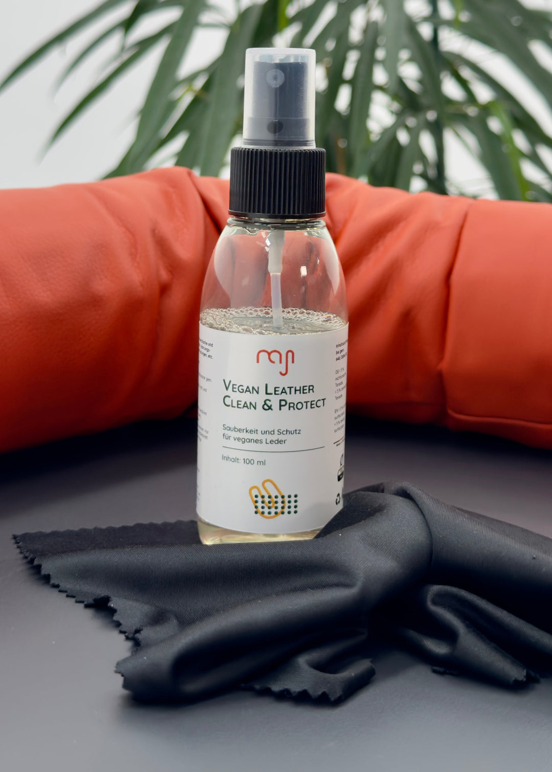 Vegan Leather Clean & Protect, Bio - Kunstleder Reiniger inklusive Mikrofasertuch